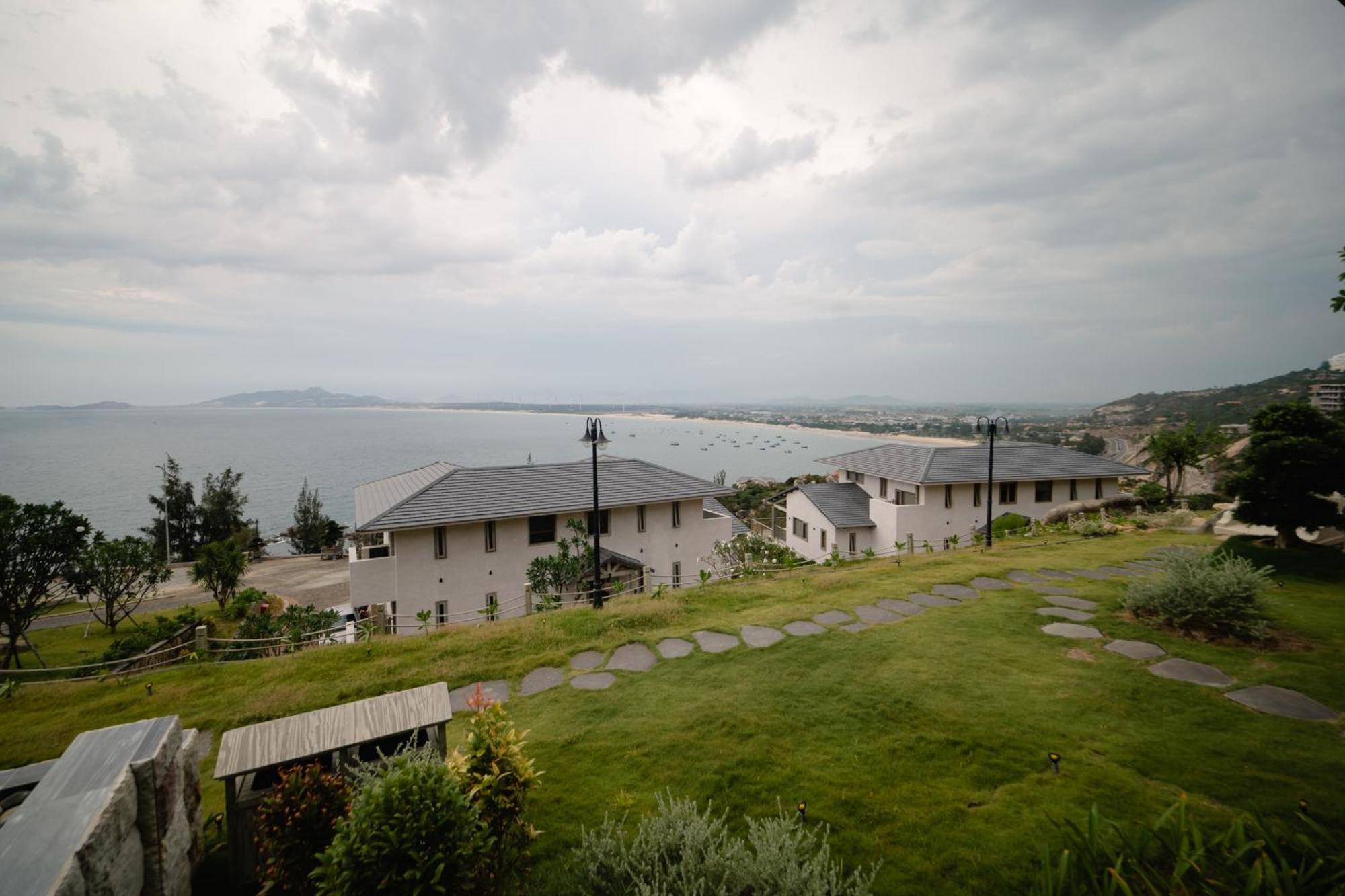Crown Retreat Quy Nhon Resort Buitenkant foto